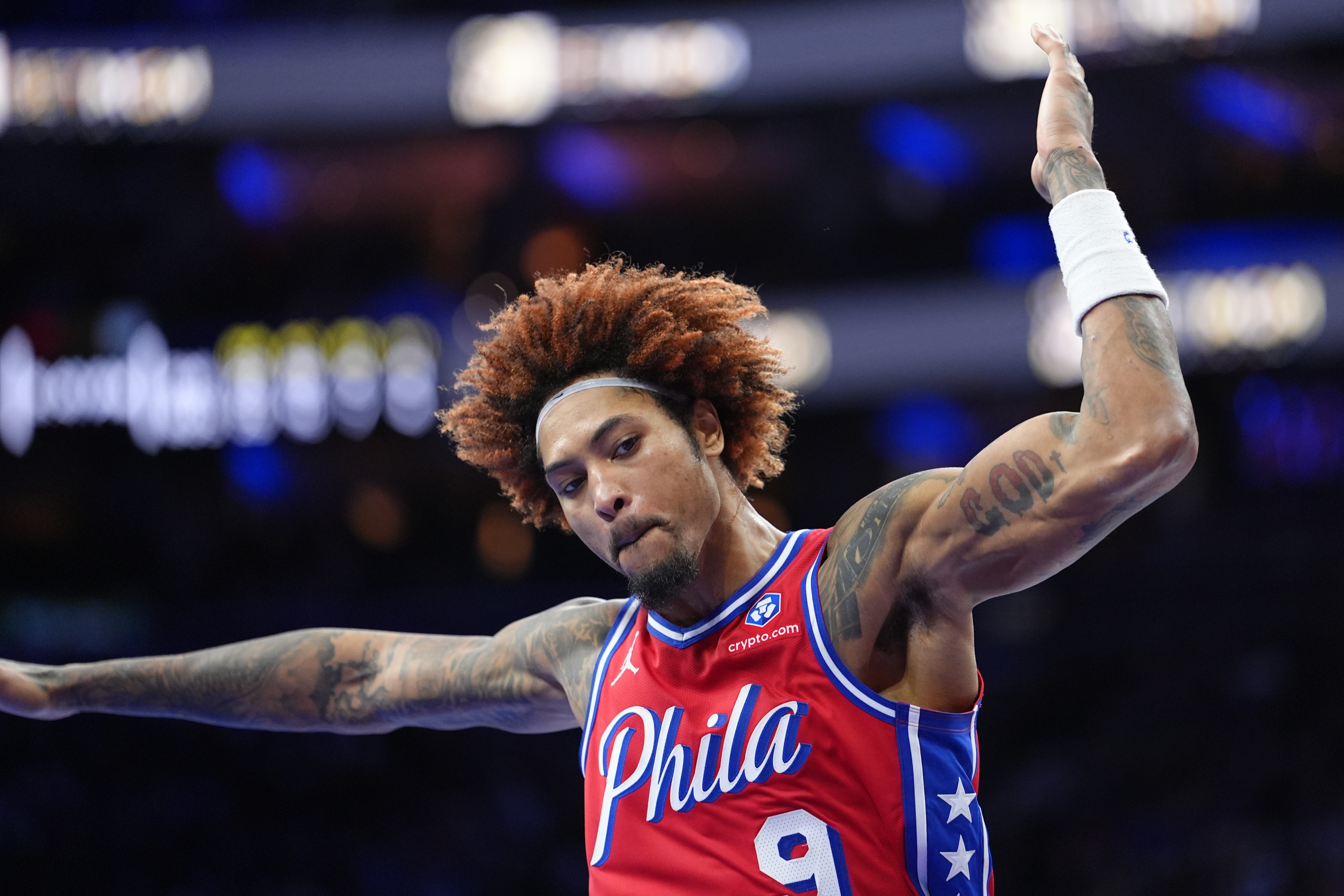 开云体育APP-活力十足！乌布雷战旧主砍下21分4板 输球但正负值+13全场最高